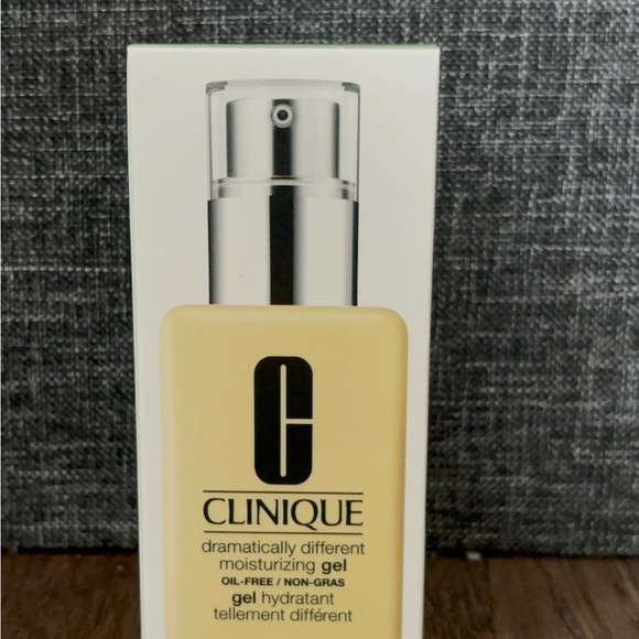 Clinique Other - Clinique Dramatically Different Moisturizing Gel - Cream 8.5 Fl oz.